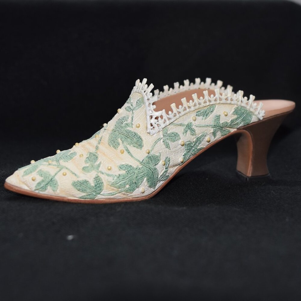 Vintage Just the Right Shoe "Touch of Lace" Miniature Collectible.